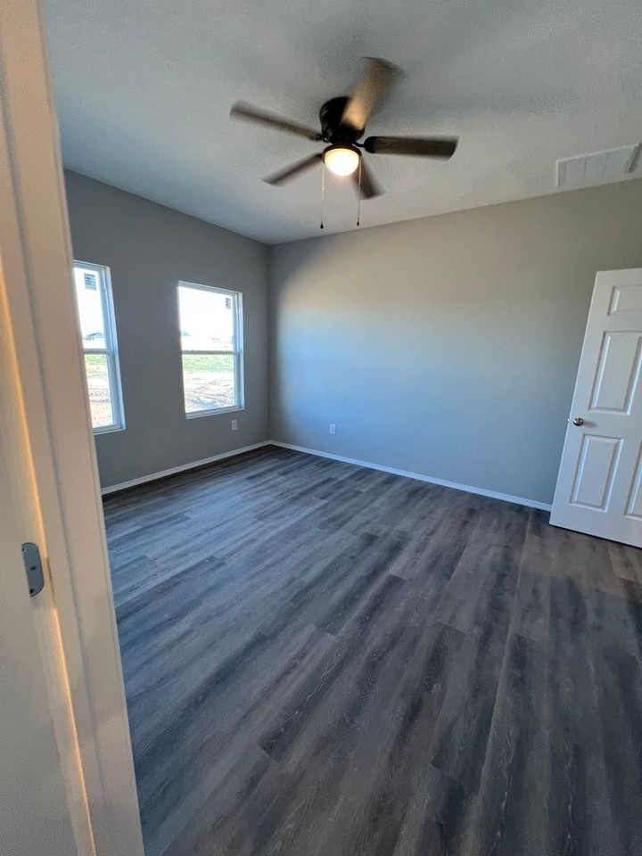2497 E 549th Rd - Photo 7 of 16
