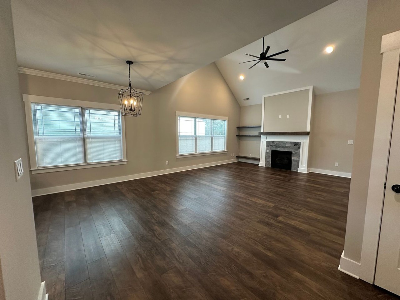 537 Willow Grove Ct - Photo 3 of 25