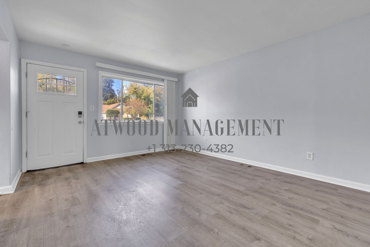 15110 Lahser Rd - Photo 2 of 16