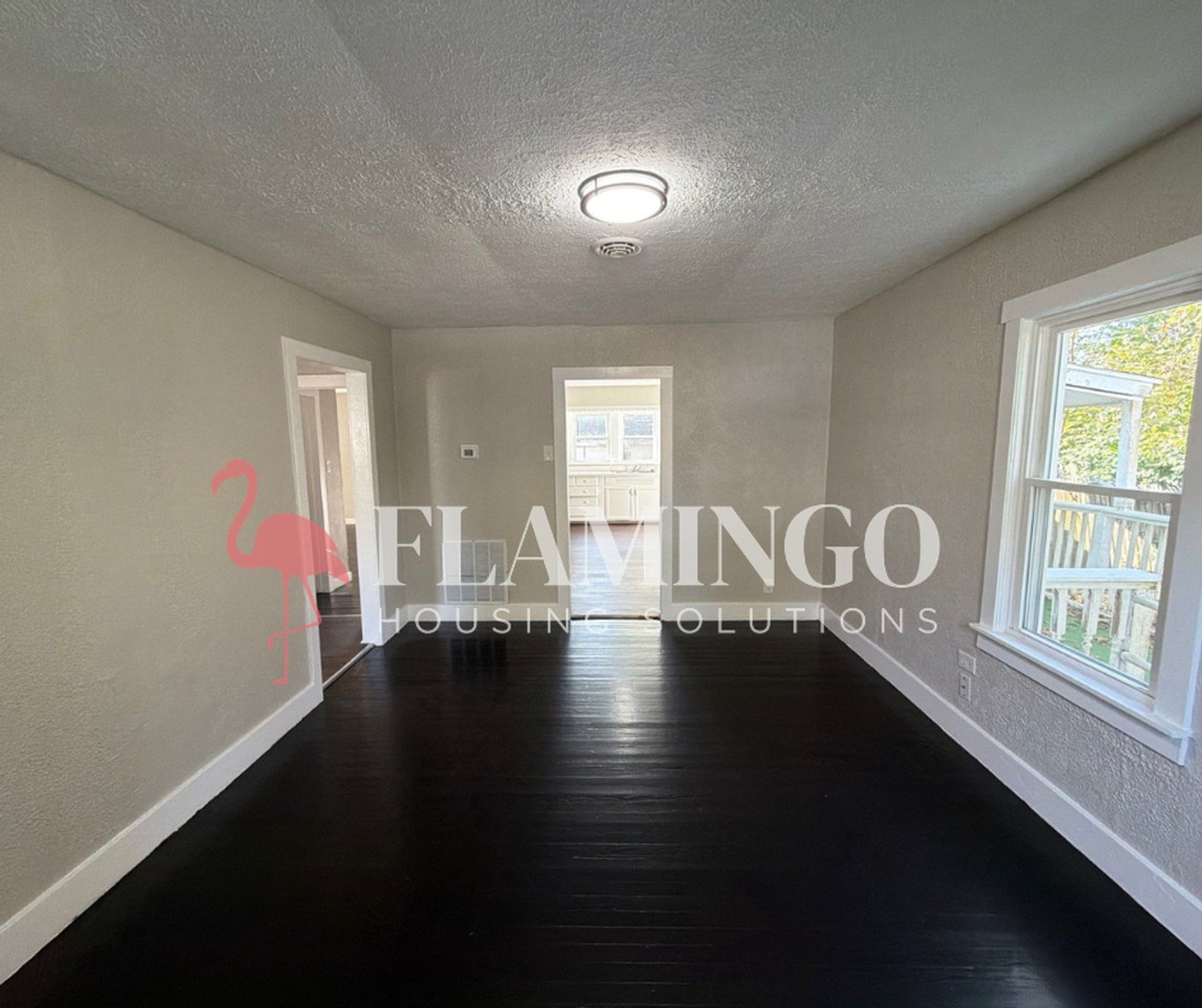 3754 Michigan Ave - Photo 2 of 15