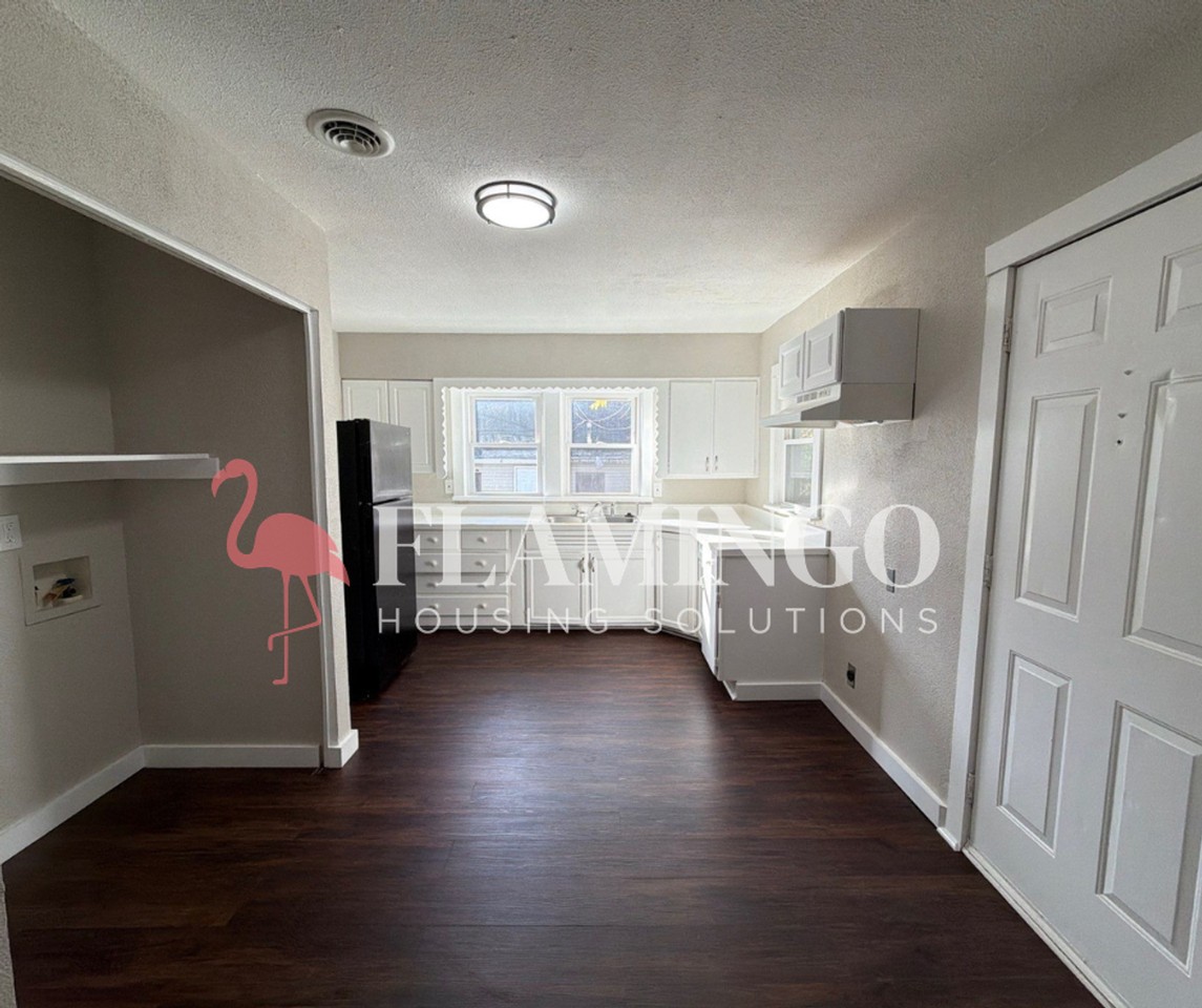 3754 Michigan Ave - Photo 4 of 15