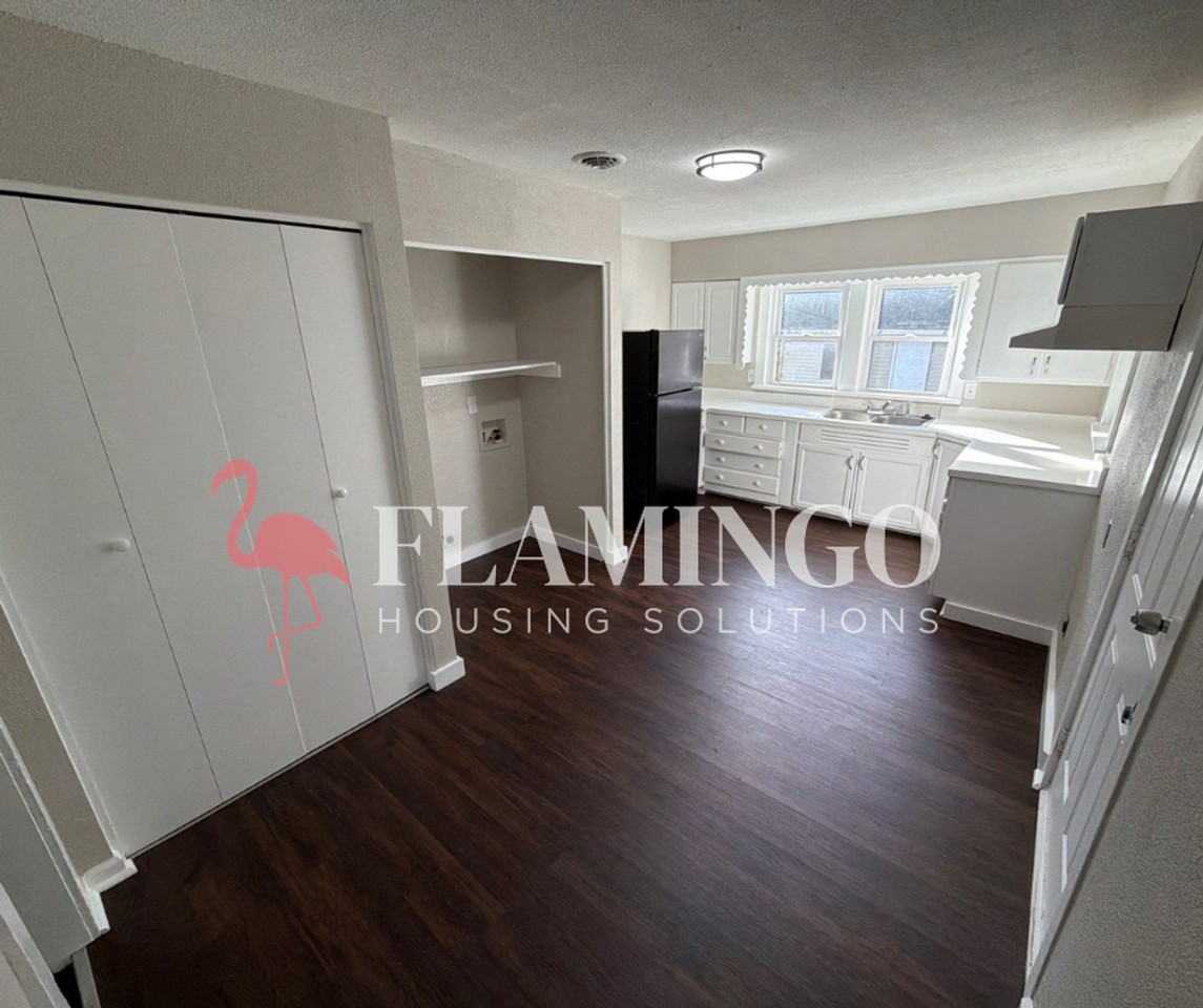 3754 Michigan Ave - Photo 5 of 15