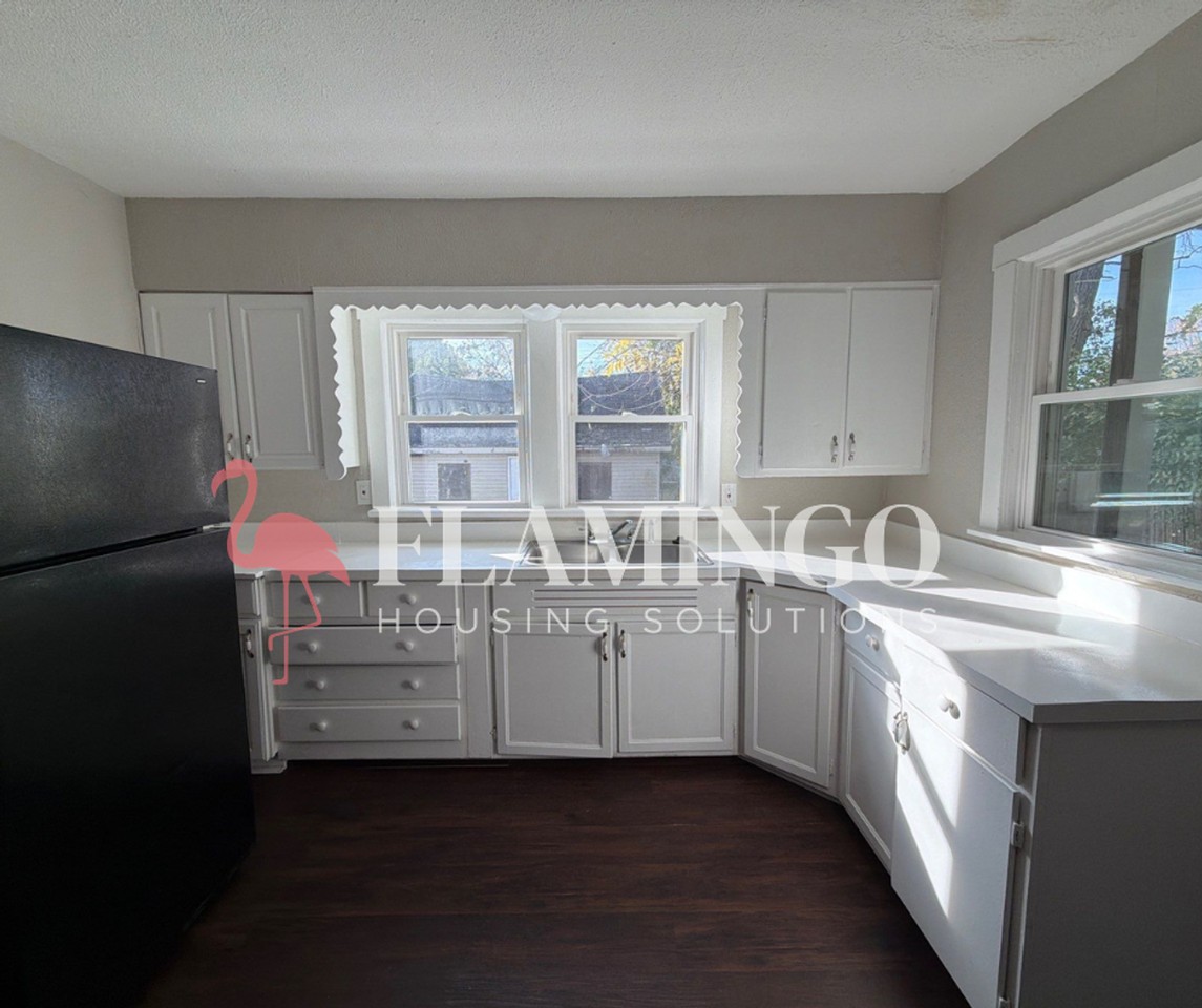 3754 Michigan Ave - Photo 6 of 15