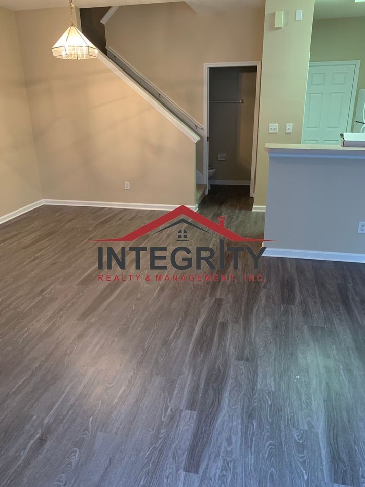 333 Pecan Grove Dr - Photo 3 of 34