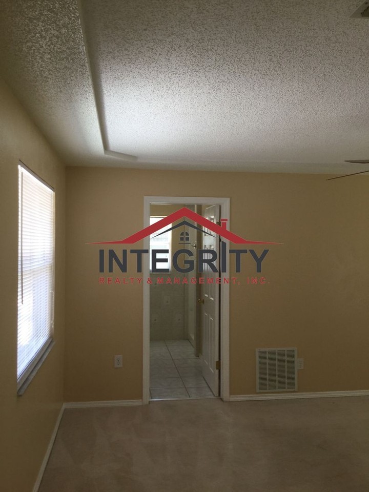 279 Deepridge Ct - Photo 5 of 12