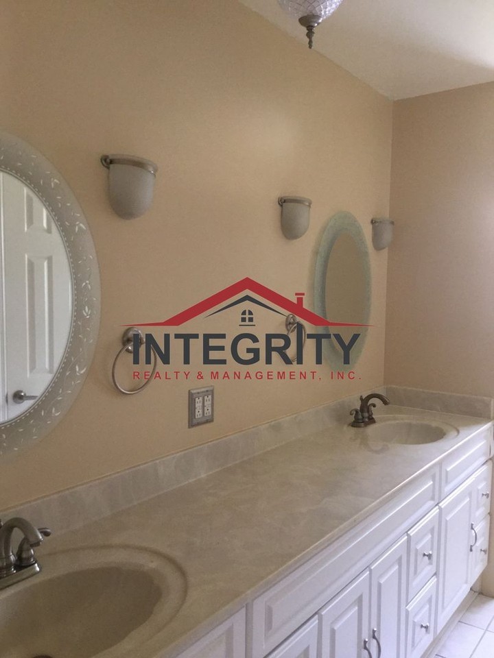 279 Deepridge Ct - Photo 6 of 12