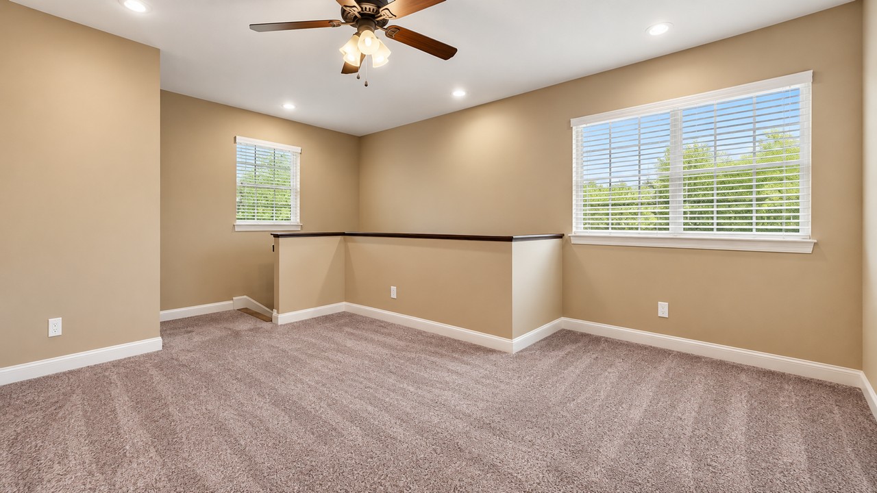 1303 Foster Ave - Photo 4 of 10