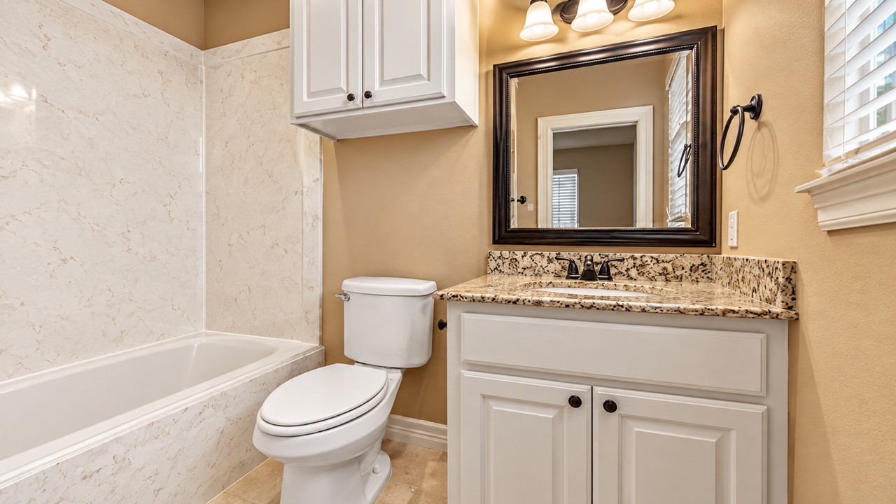 1303 Foster Ave - Photo 5 of 10