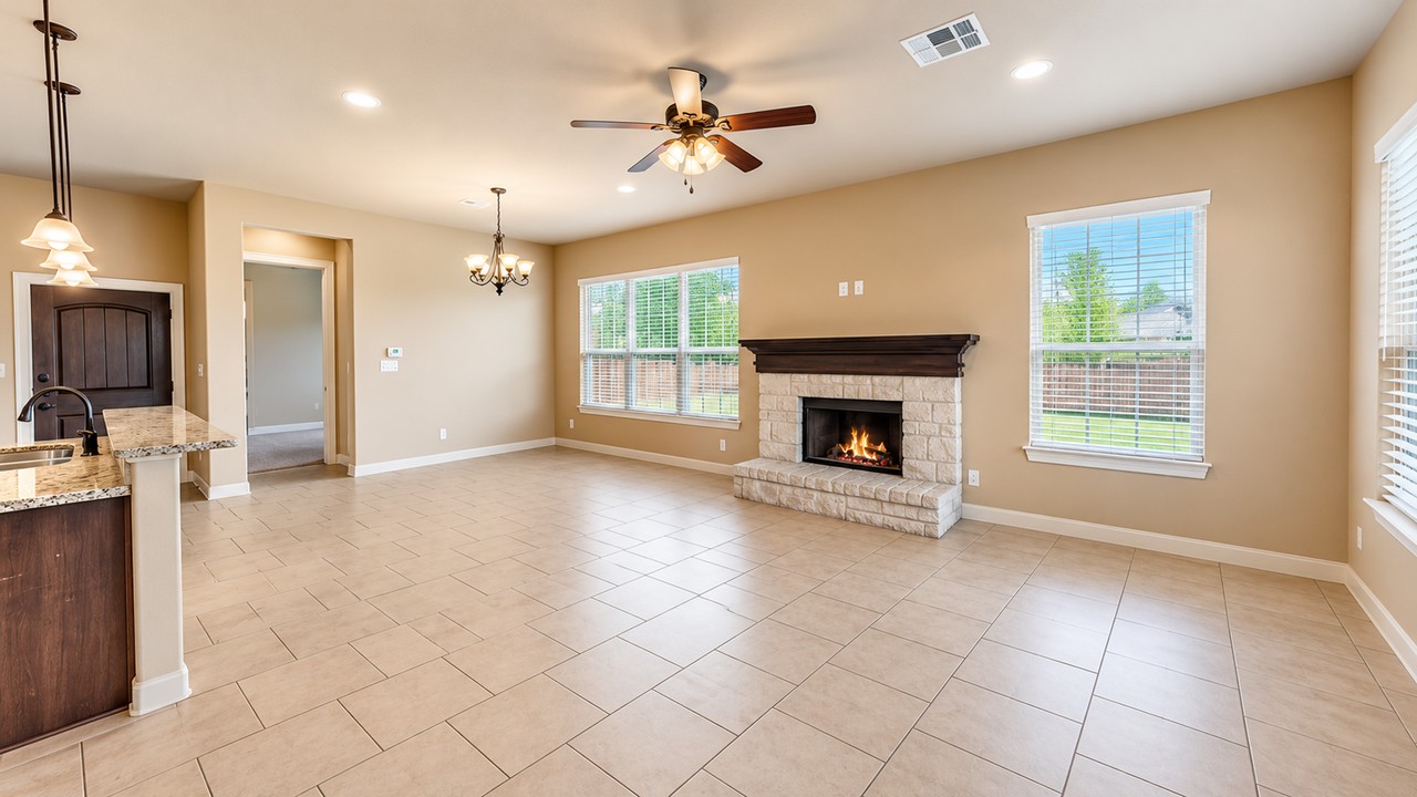 1315 Foster Ave - Photo 4 of 9