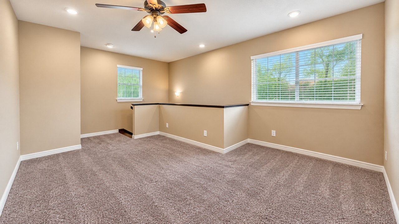 1315 Foster Ave - Photo 5 of 9