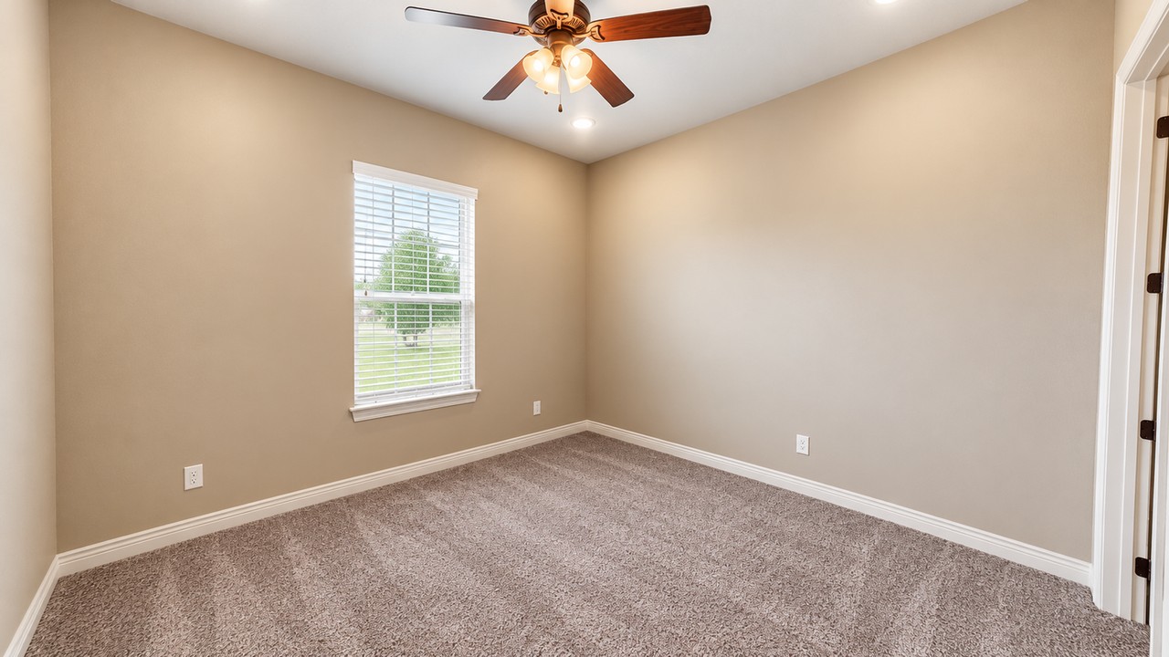 1315 Foster Ave - Photo 6 of 9