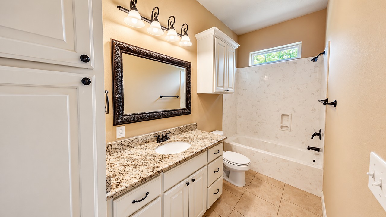 1315 Foster Ave - Photo 7 of 9