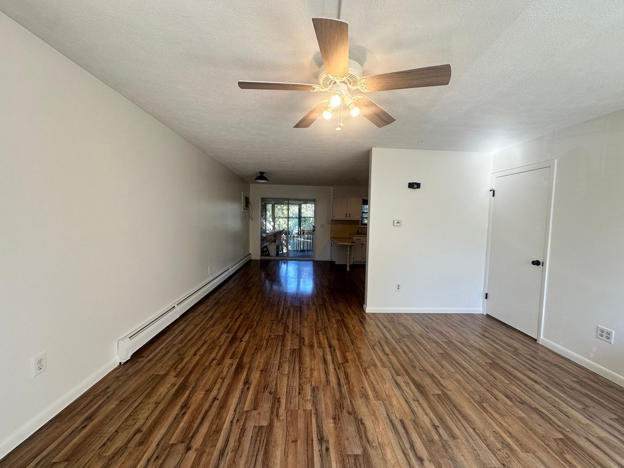 833 Hill St - Photo 3 of 26