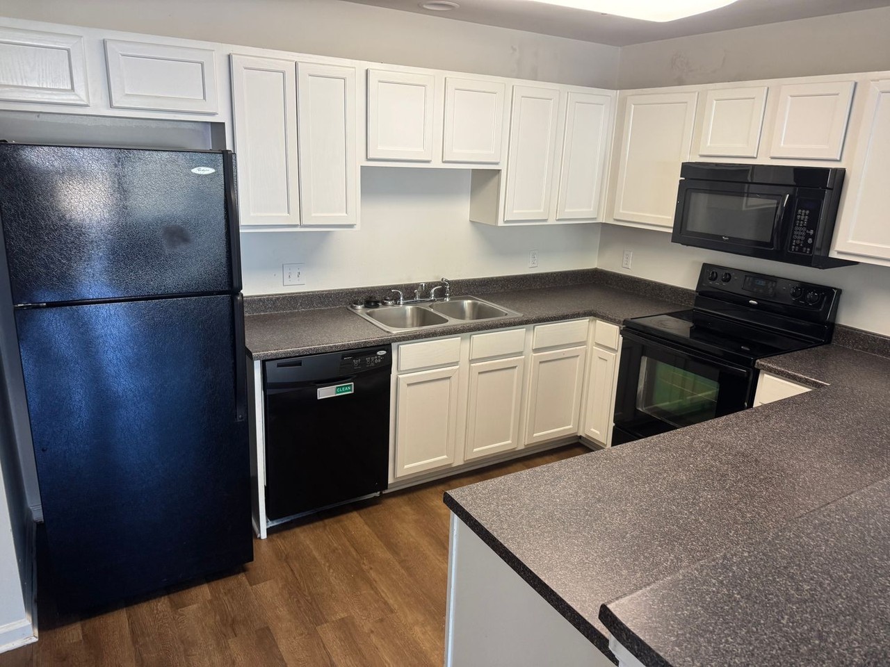 2515 W Martin St Apt 110a - Photo 2 of 8