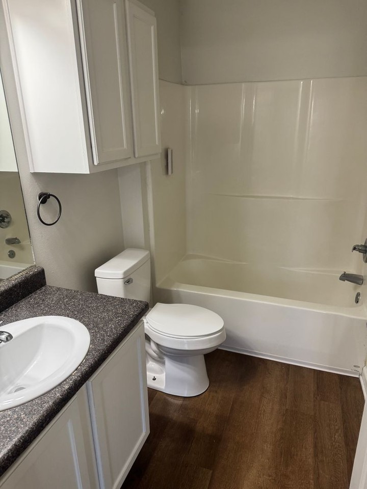 2515 W Martin St Apt 110a - Photo 7 of 8