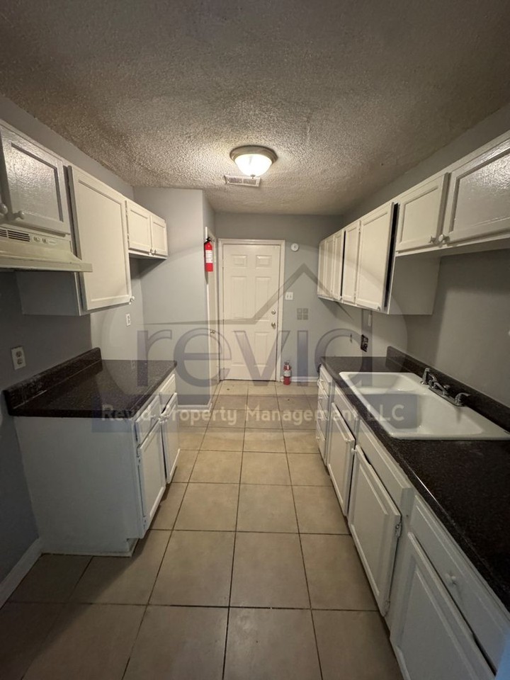 583 N 5th St - Photo 6 of 18