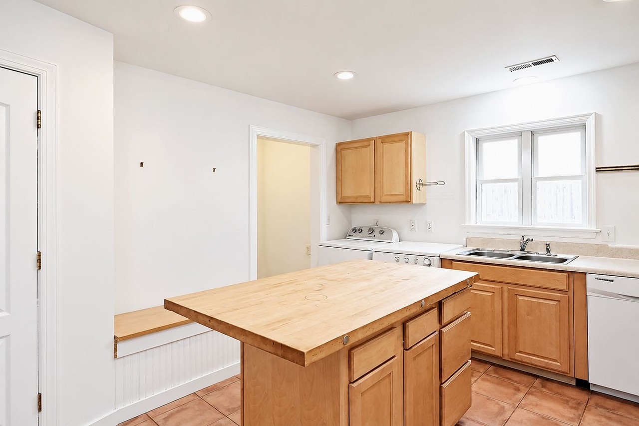 917 West St - Photo 3 of 15
