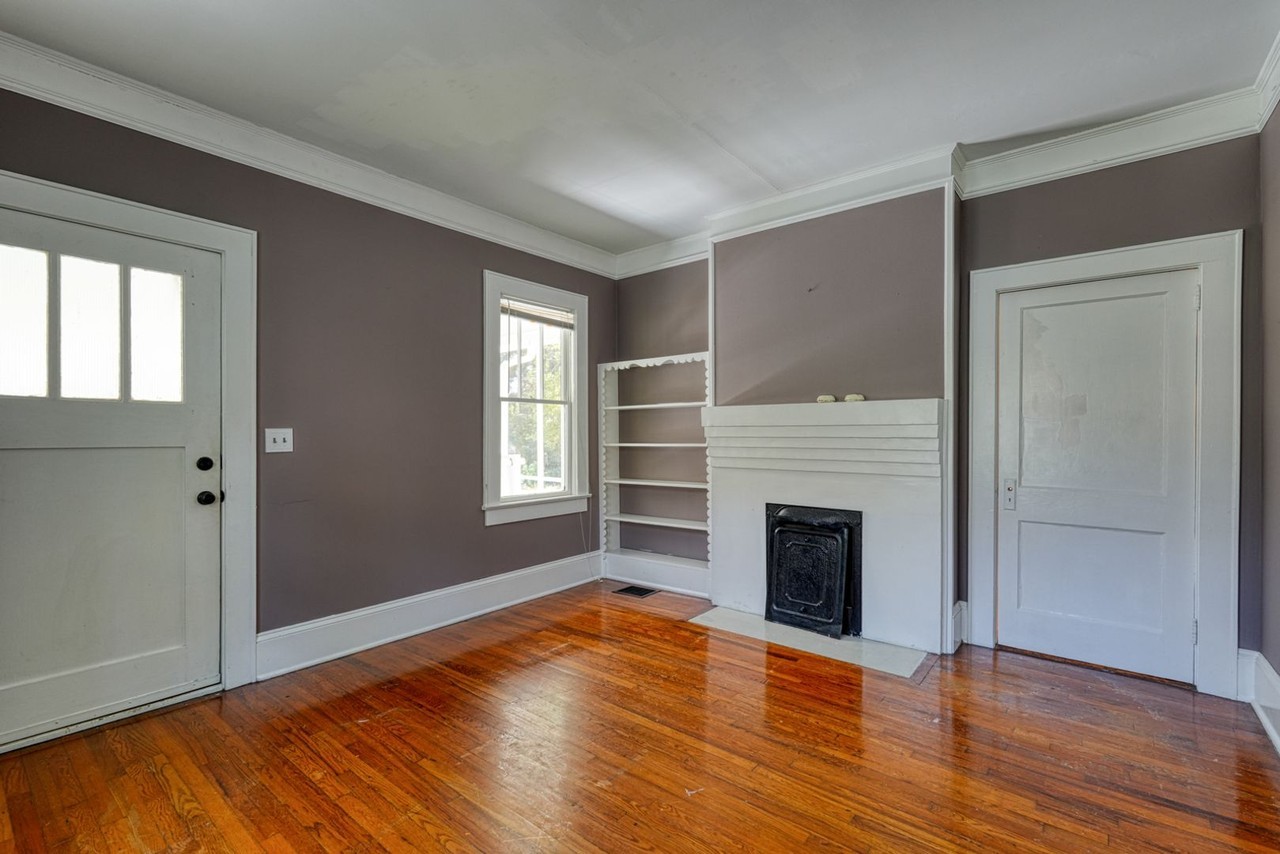 270 Carlisle St - Photo 7 of 28
