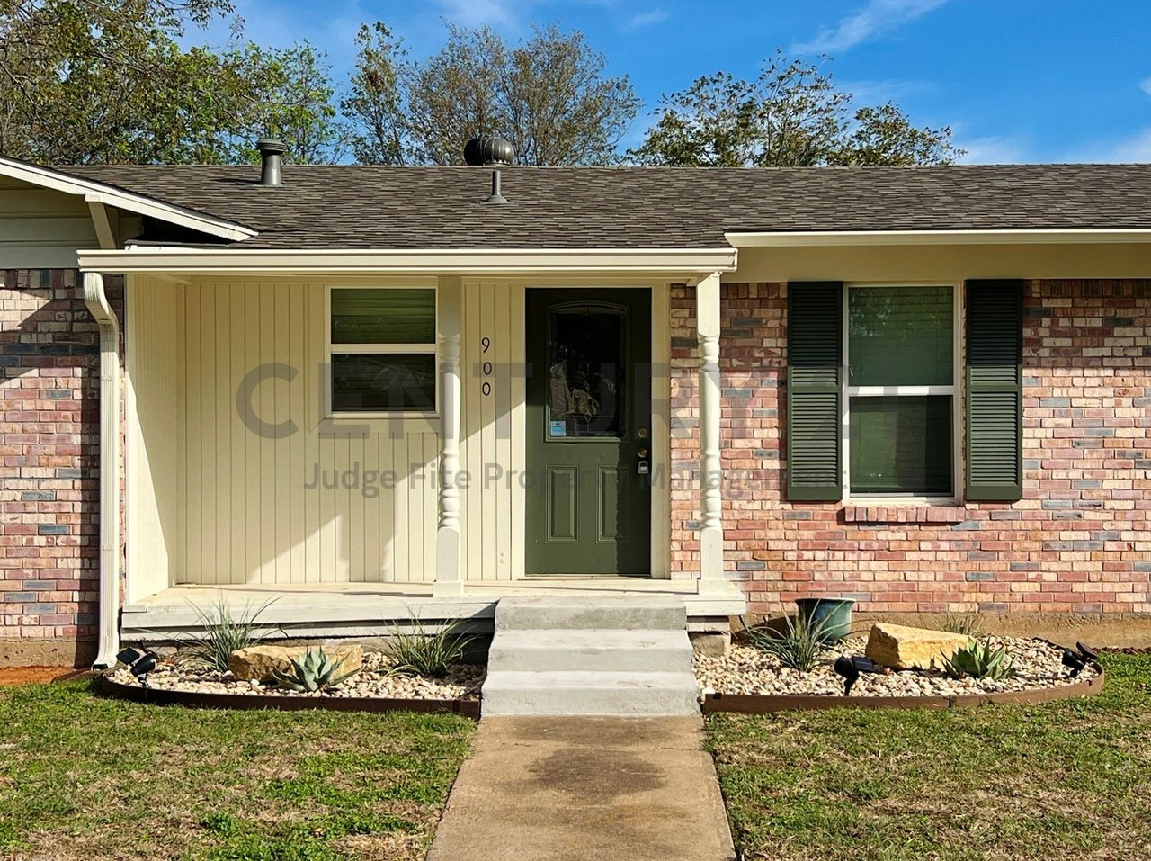 900 Elizabeth Blvd - Photo 2 of 29