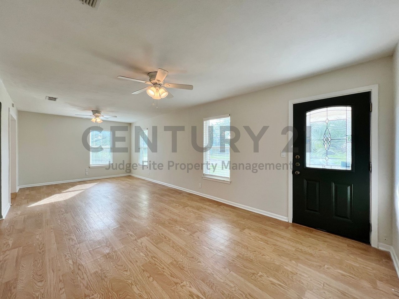 900 Elizabeth Blvd - Photo 6 of 29