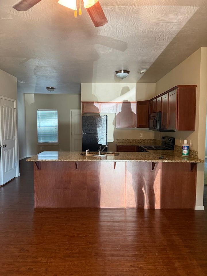 3123 W Sexton St - Photo 2 of 10