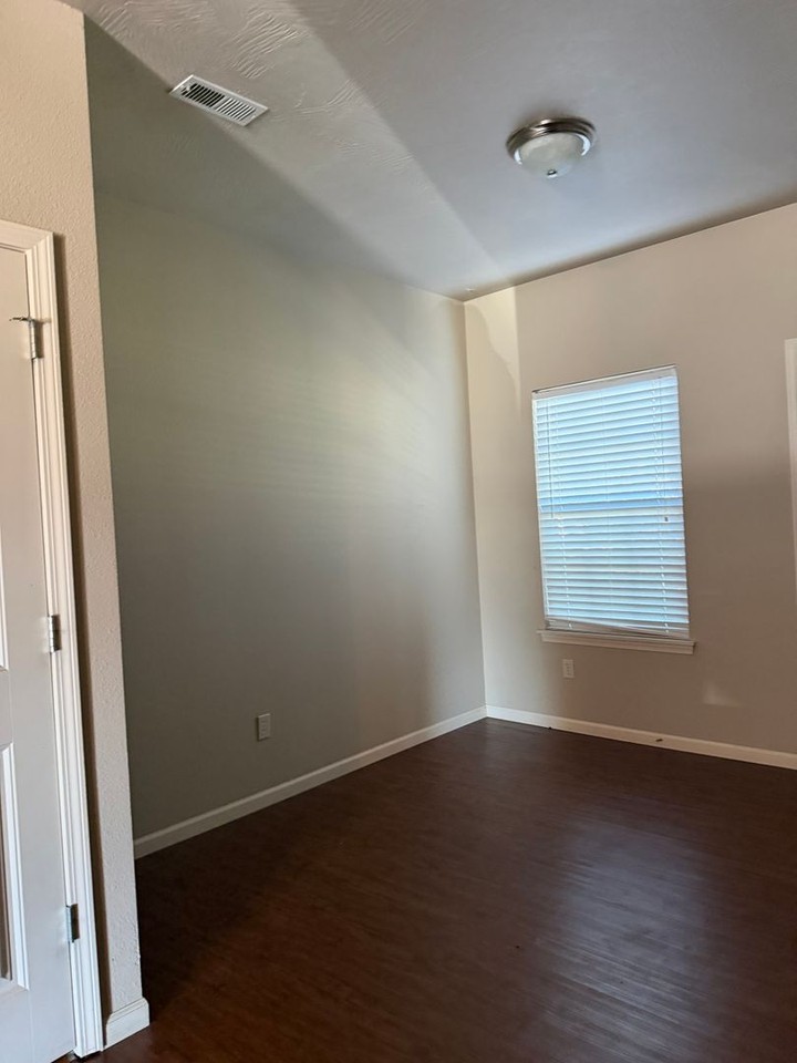 3123 W Sexton St - Photo 5 of 10