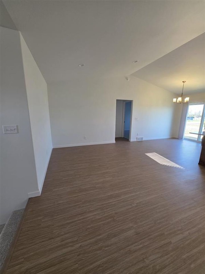 6729 Samuel Dr - Photo 2 of 17