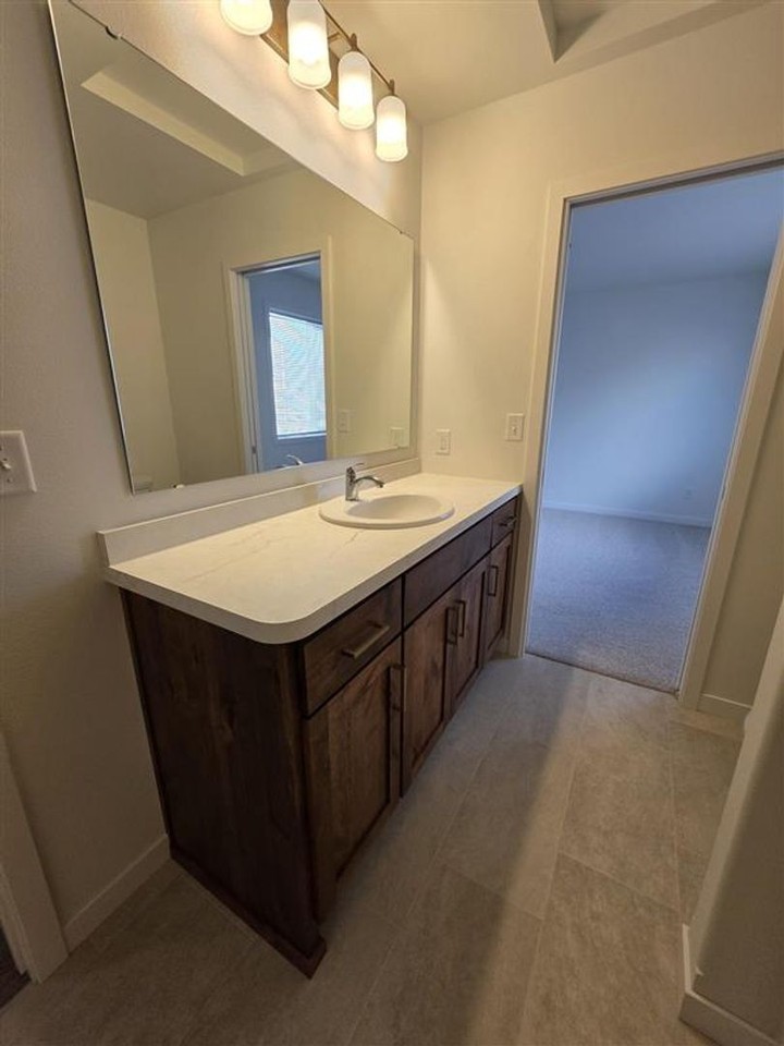 6729 Samuel Dr - Photo 5 of 17