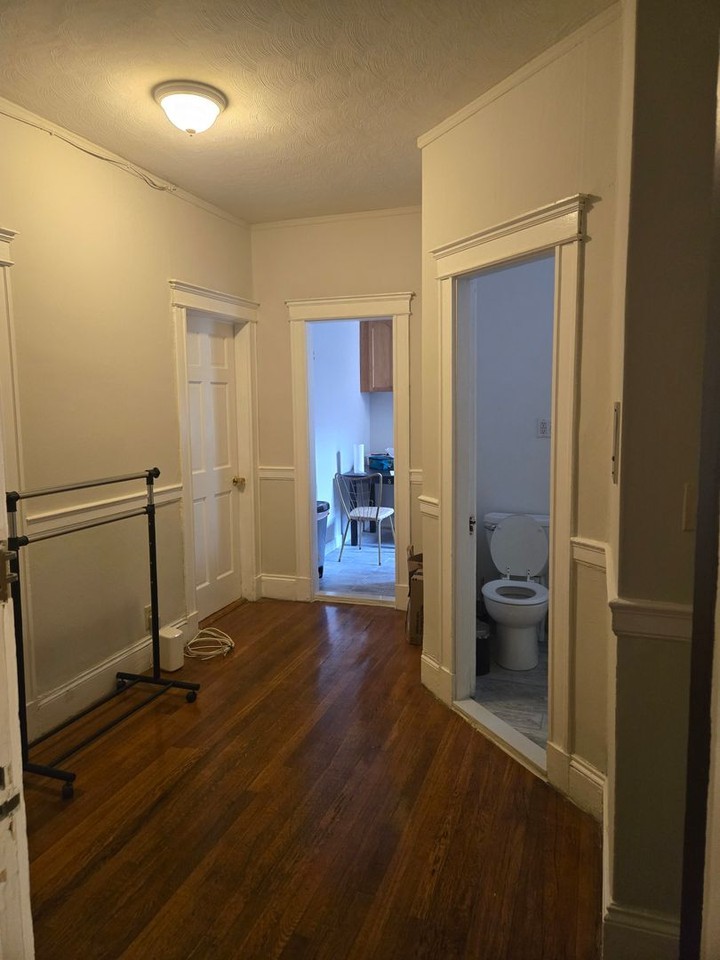 1173 Commonwealth Ave - Photo 6 of 16