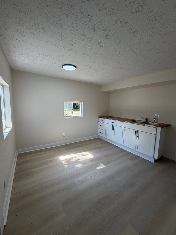 3908 N Ridgeview Dr - Photo 5 of 21