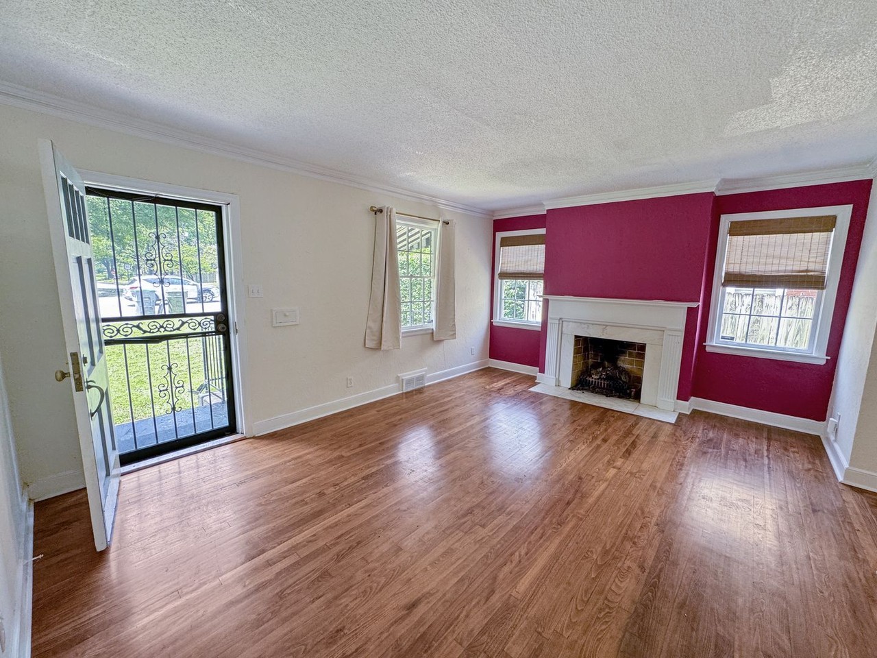 18 S Alicia Dr - Photo 2 of 32