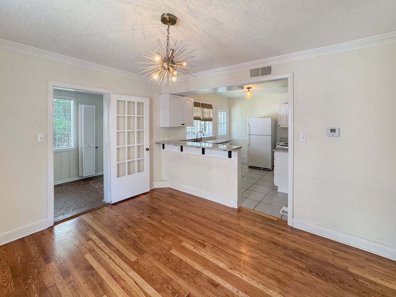 18 S Alicia Dr - Photo 6 of 32