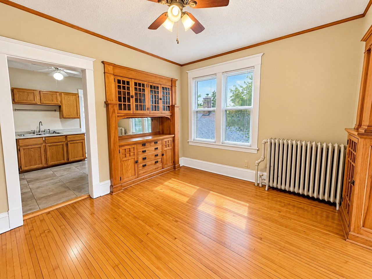 820 Como Ave - Photo 2 of 10