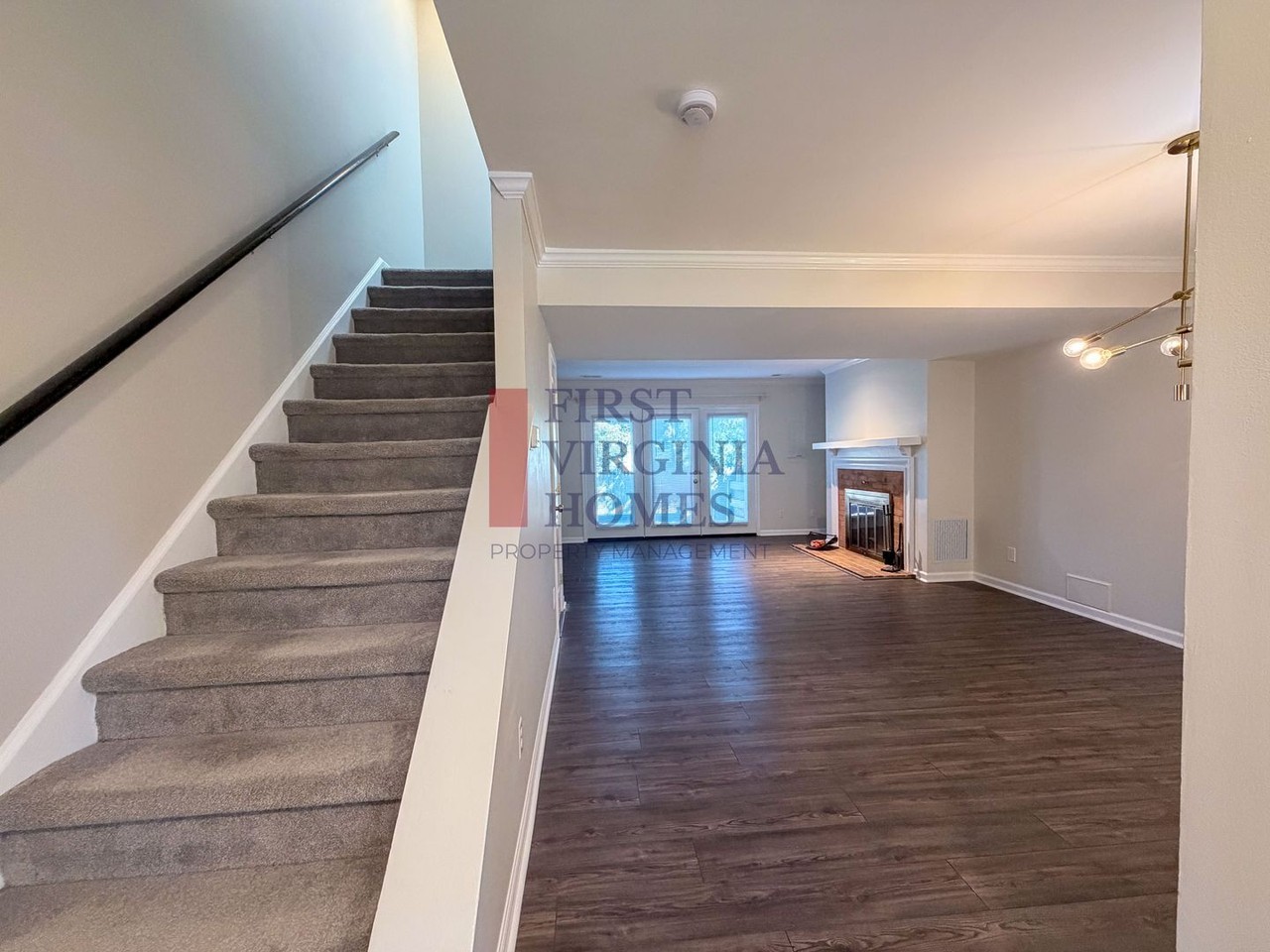 1642 Garden Ct - Photo 5 of 16