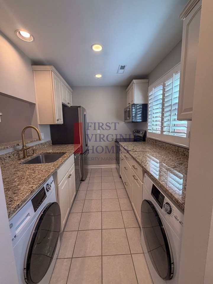 1642 Garden Ct - Photo 7 of 16