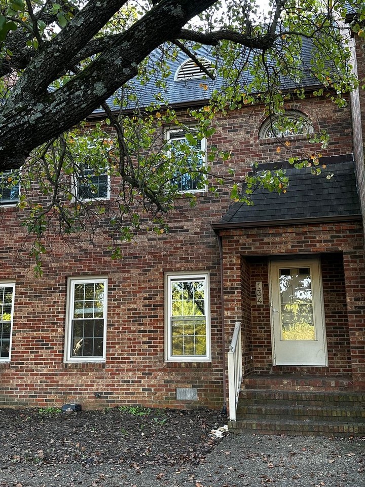 134 Brandywine Ct - Photo 4 of 19