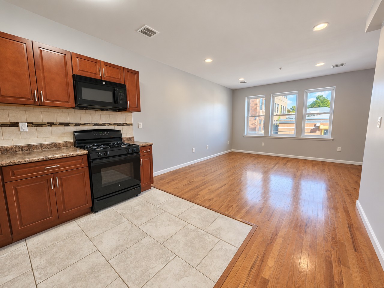 5 Hayward St #2R - Photo 3 of 8