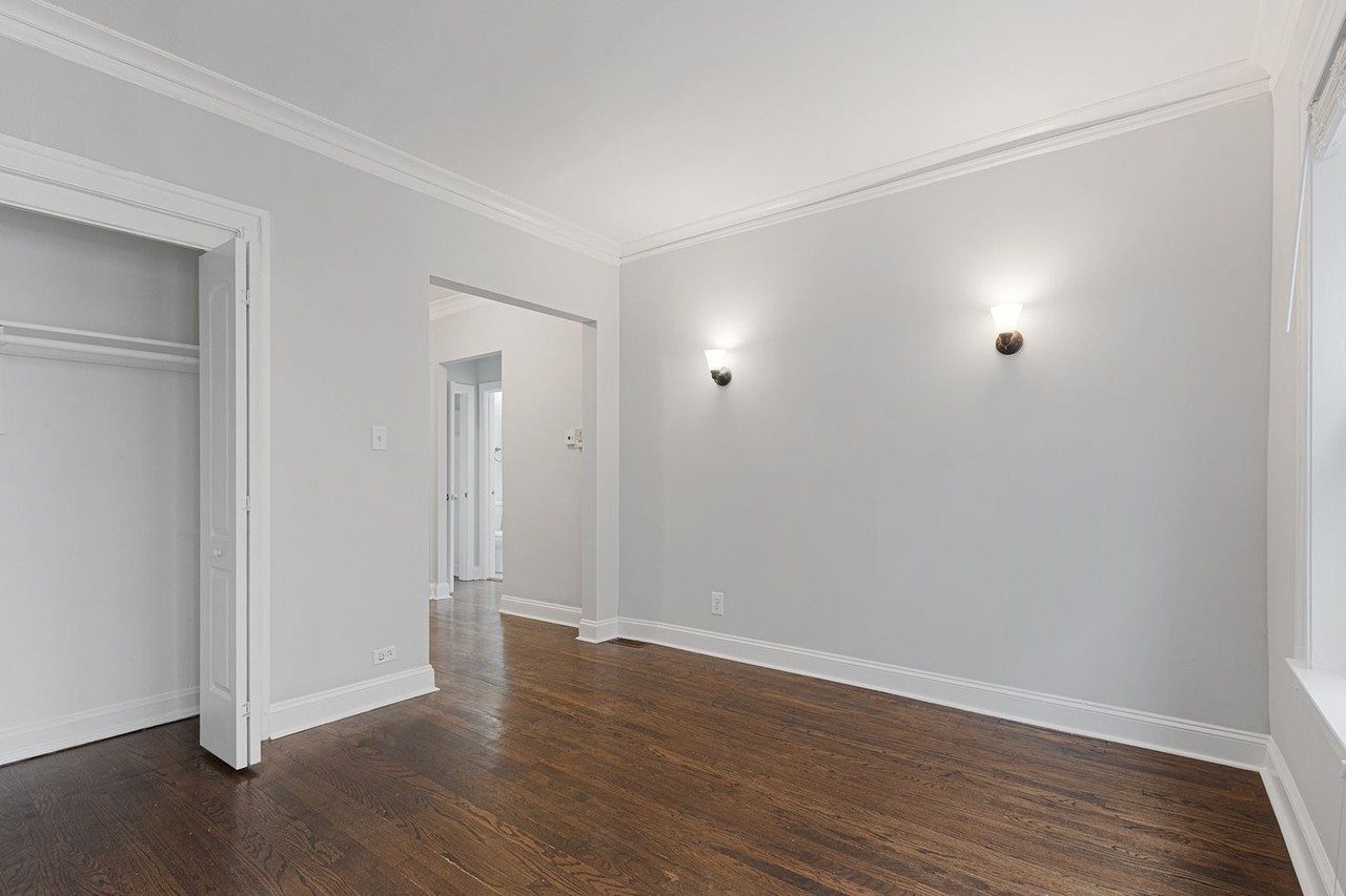1100 W Glenlake Ave #1stFL - Photo 4 of 18