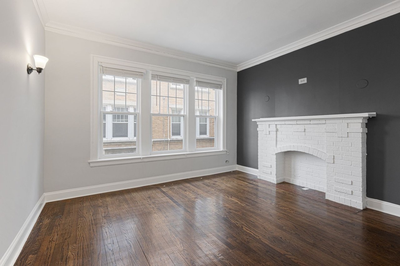 1100 W Glenlake Ave #1stFL - Photo 6 of 18