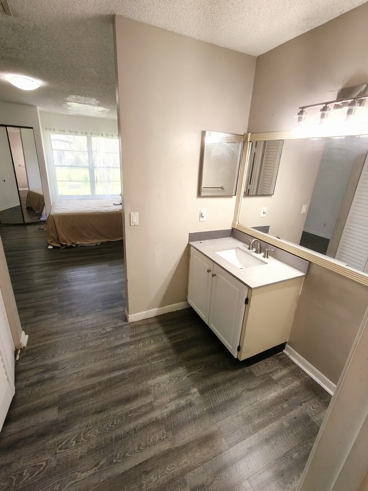 15747 Woodgate Pl #15747 - Photo 6 of 13