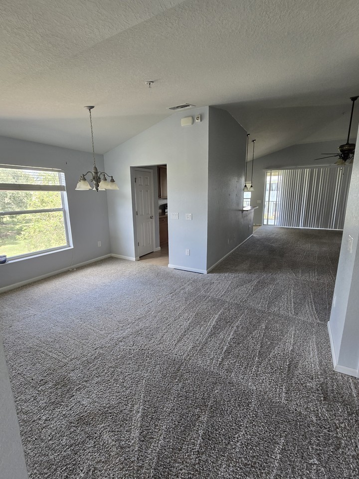 4505 Sw 52nd Cir #102 - Photo 3 of 12