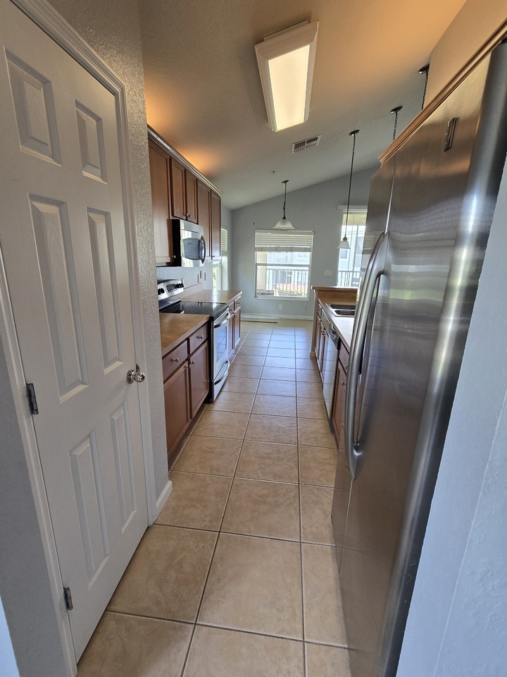 4505 Sw 52nd Cir #102 - Photo 5 of 12