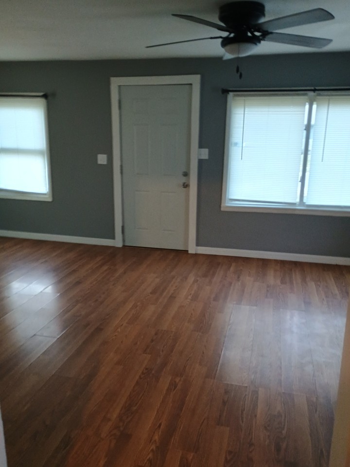 523 E 7th St #NA - Photo 5 of 20