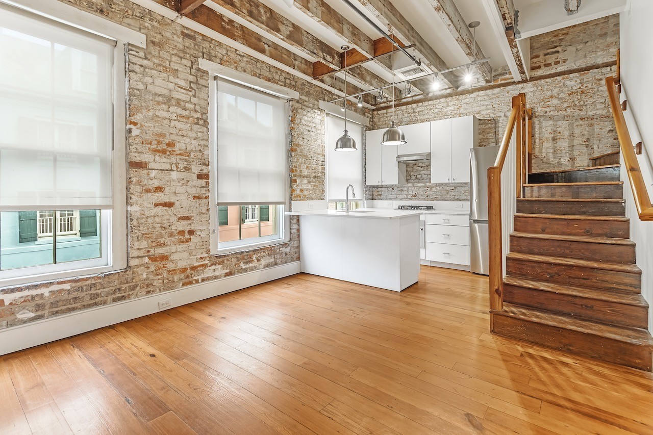 513 Conti St #C - Photo 2 of 13