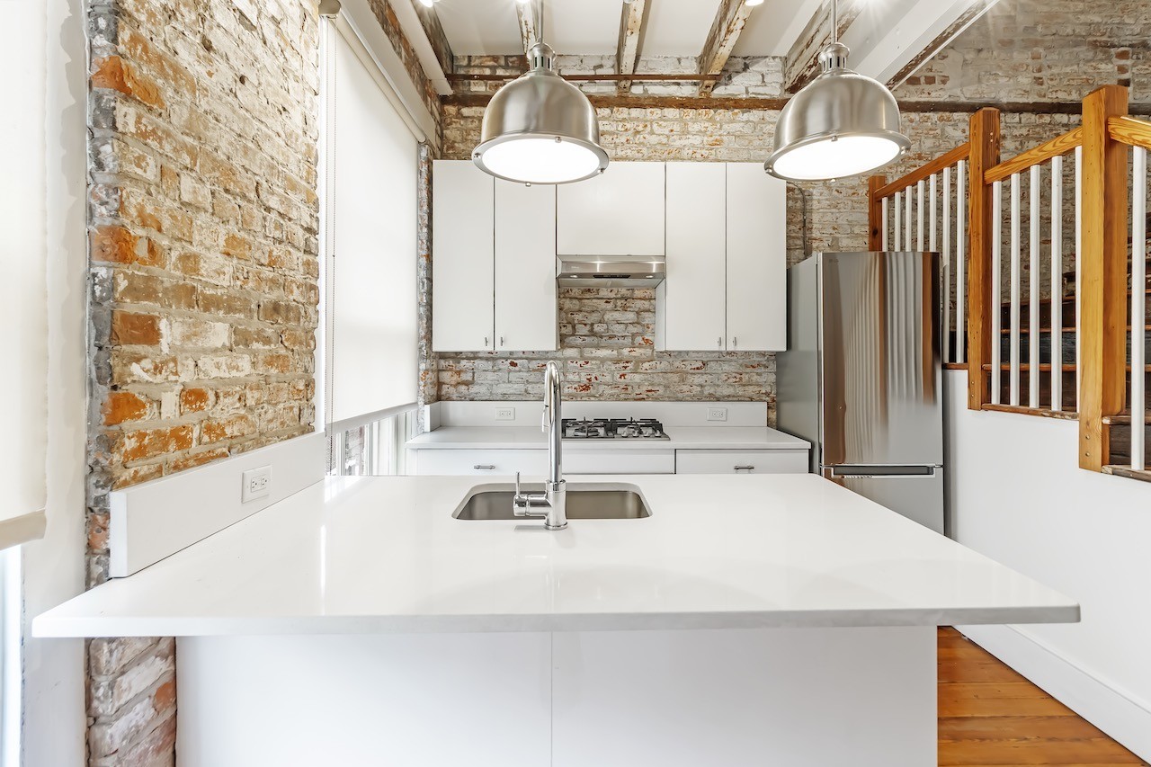 513 Conti St #C - Photo 3 of 13