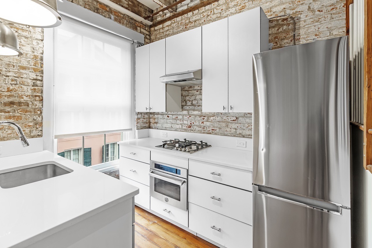 513 Conti St #C - Photo 4 of 13