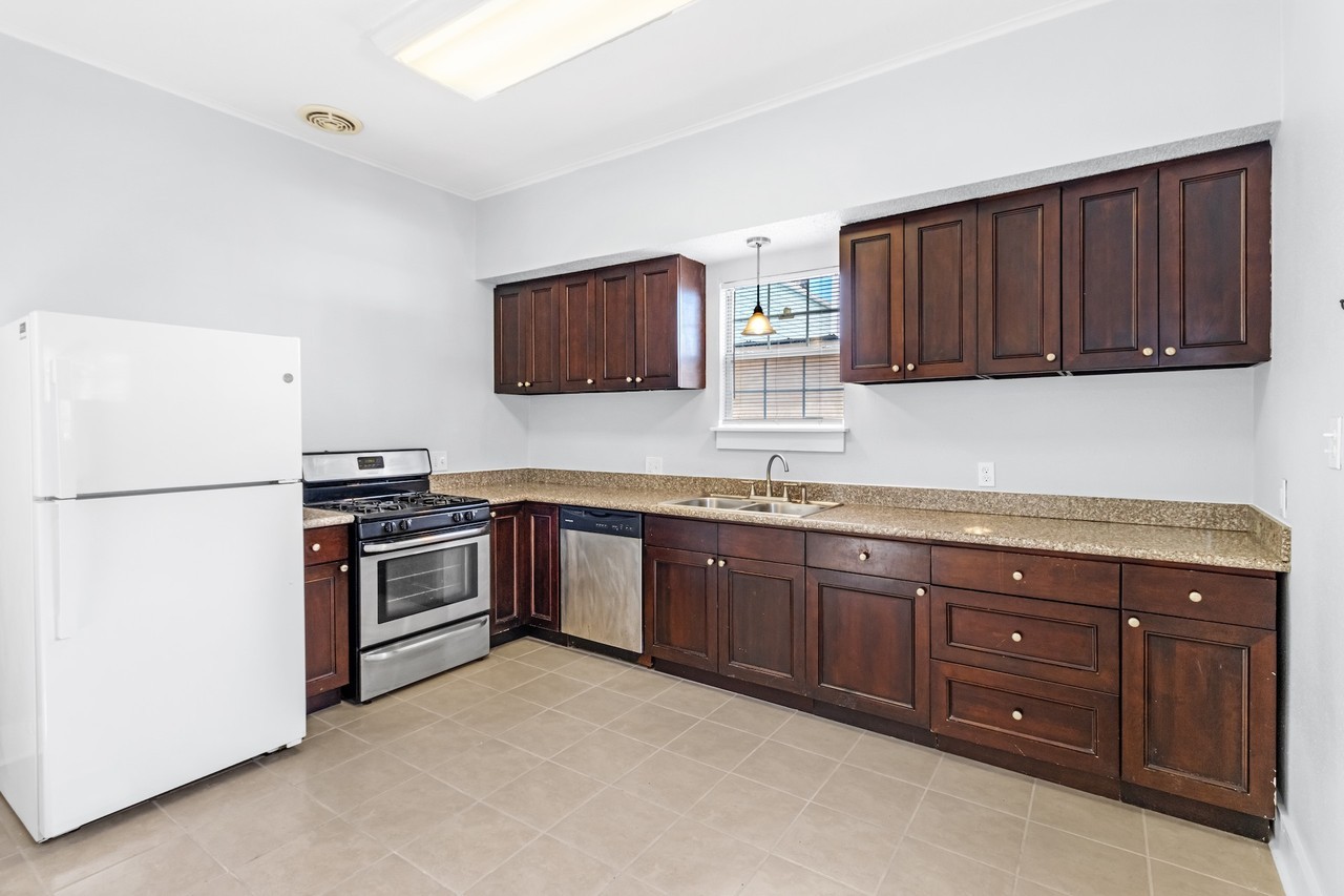 728 Philip St #NA - Photo 2 of 15