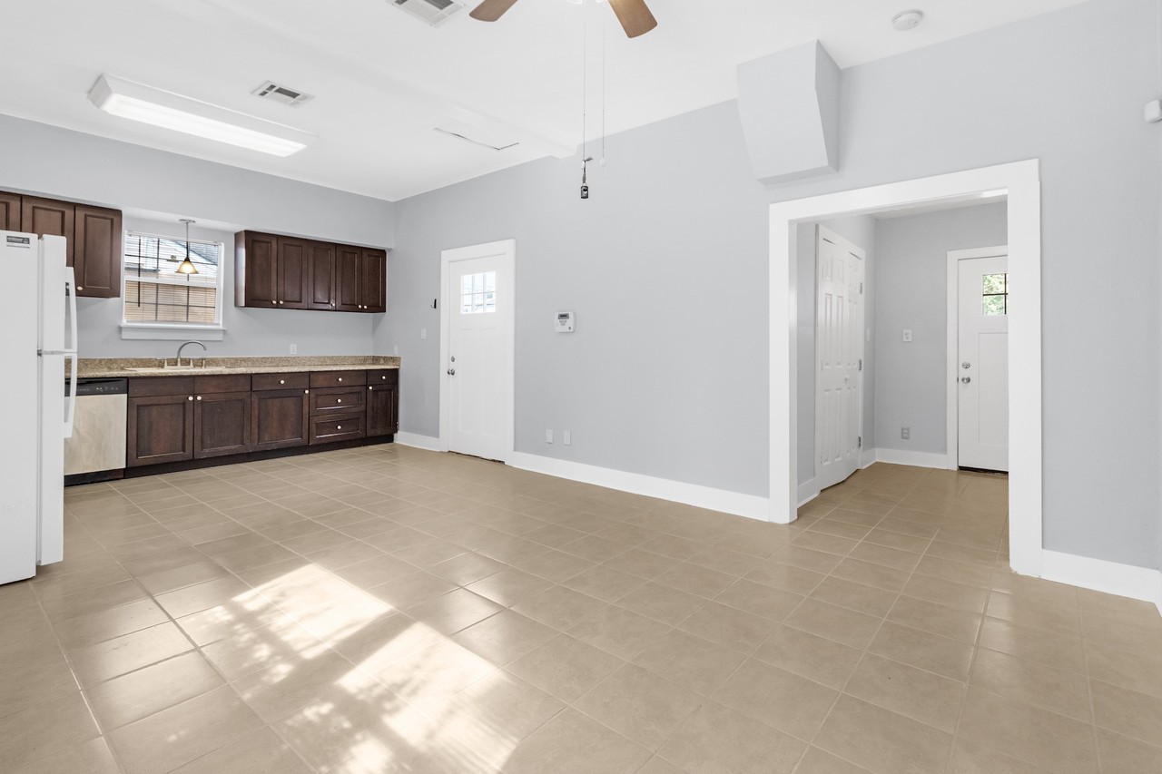 728 Philip St #NA - Photo 3 of 15