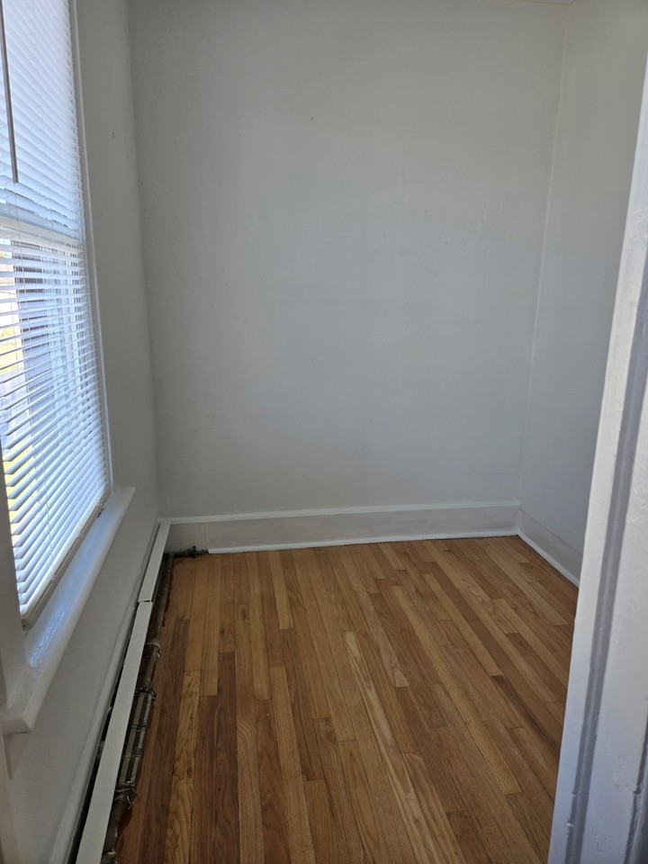 1019 Morris St #2 - Photo 6 of 11