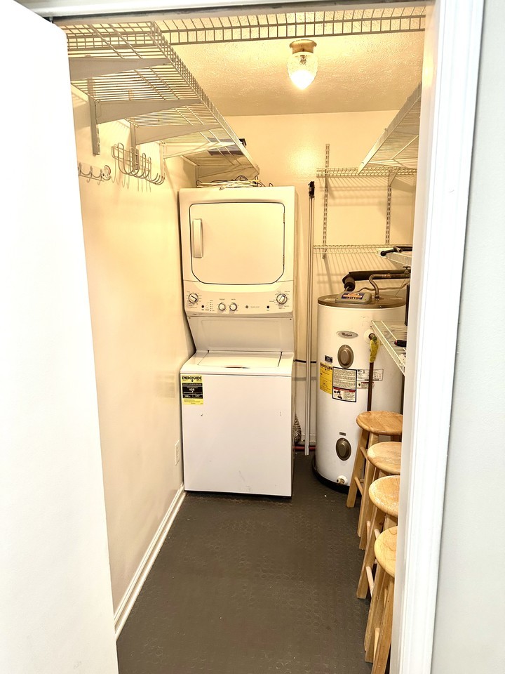 420 Pine Ave #204A - Photo 7 of 8